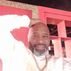 Meet your Posher, Lewis